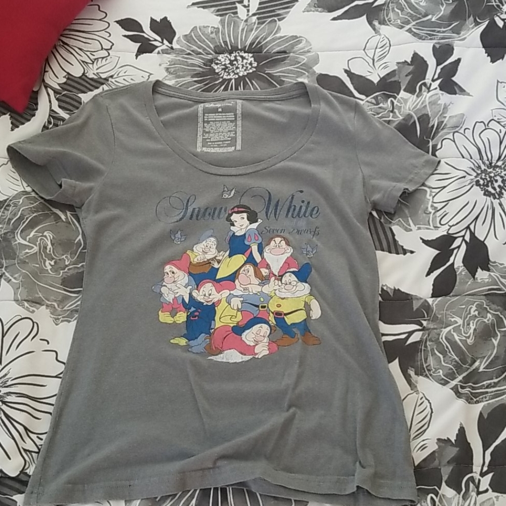 Disney Snow white scoop neck tee